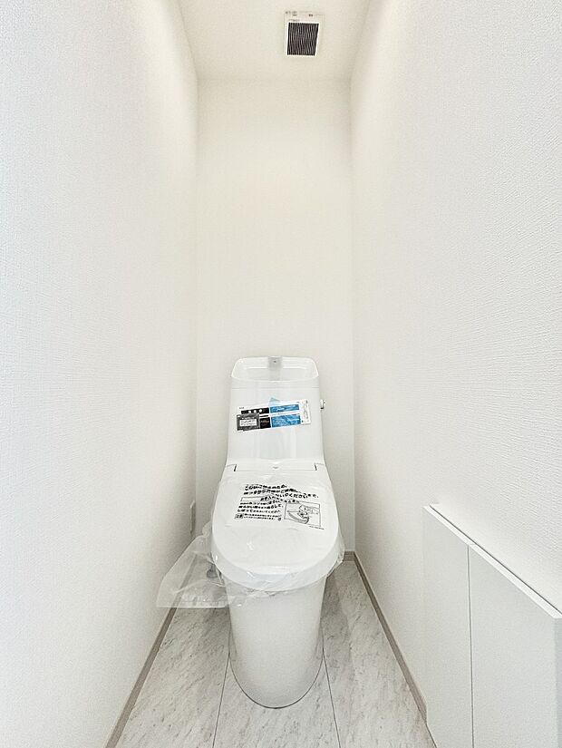 トイレは安心の2箇所！朝のバタバタも一安心です。 