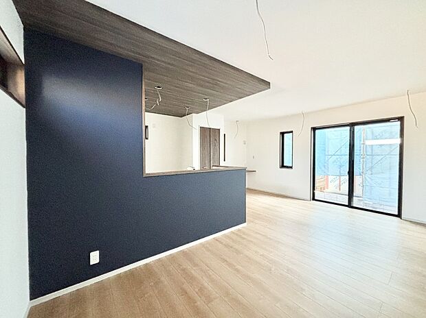 日当たりの良いリビング。お気に入りのグリーンを飾れば更に心地よさがアップ!