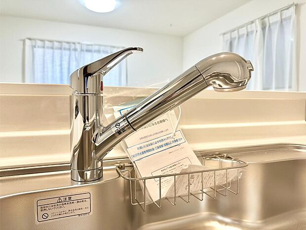 いつでも清潔なおいしいお水を。一つの水栓で水道水と浄水を使い分け。