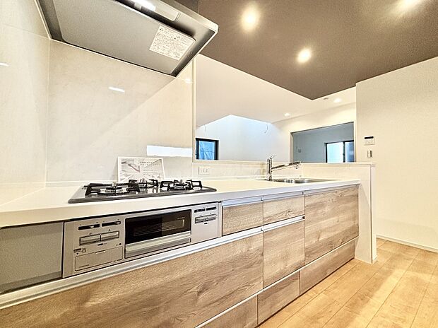 毎日使うキッチンだから、使いやすさ&お手入れのしやすさにこだわりました。