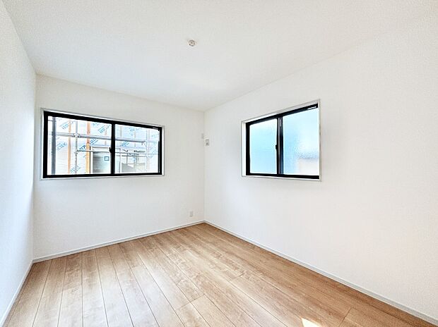 2面採光なので、明るく風通しも良く心地良い生活が送れます。