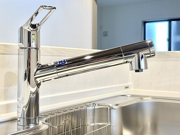 いつでも清潔なおいしいお水を。一つの水栓で水道水と浄水を使い分け。