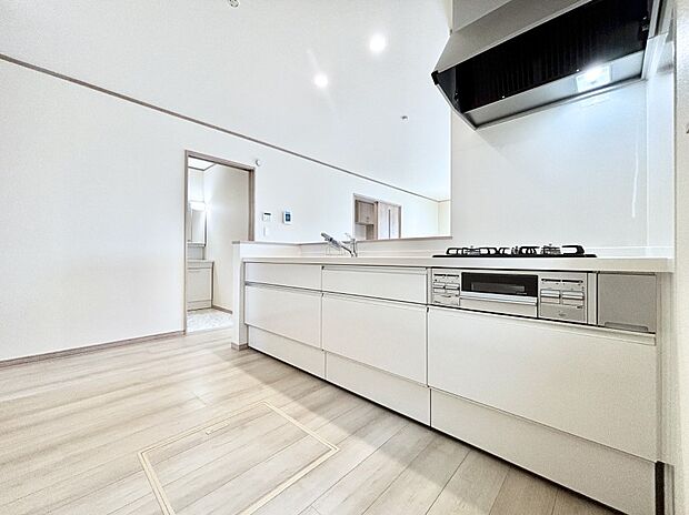 広々とした使い勝手の良いキッチンで日々のお料理も楽しくなりそう