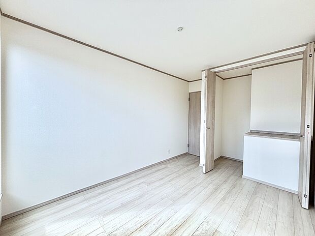 たっぷりの収納スペースで快適に暮らせそう 