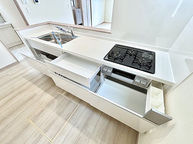 使いやすさを優先したスライド式収納タイプ！