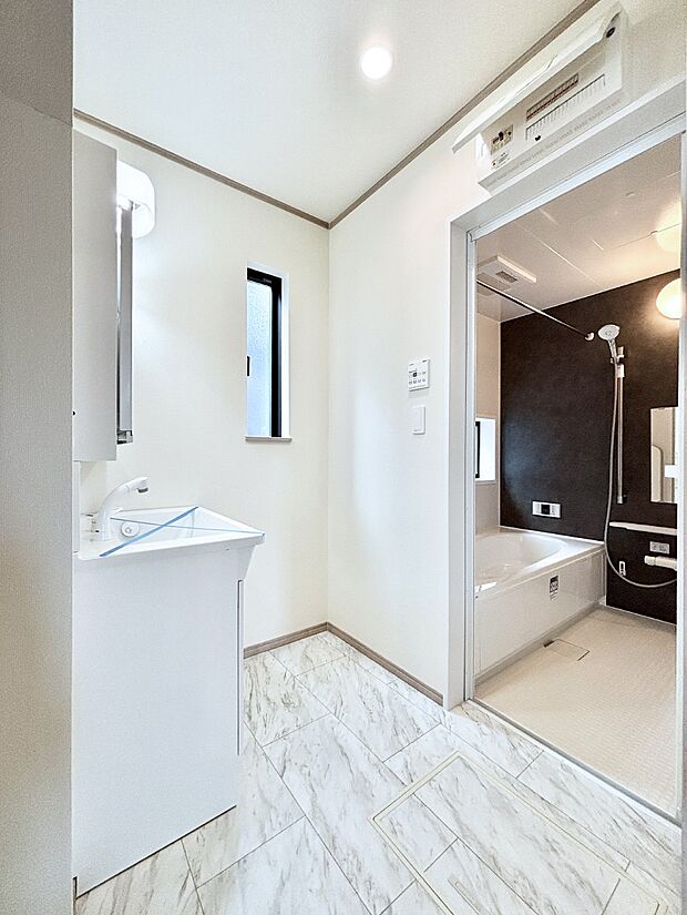 広々とゆとりのあるランドリースペース。  