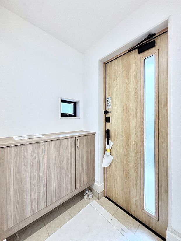 家族の帰宅やお客様をあたたかく迎える玄関  