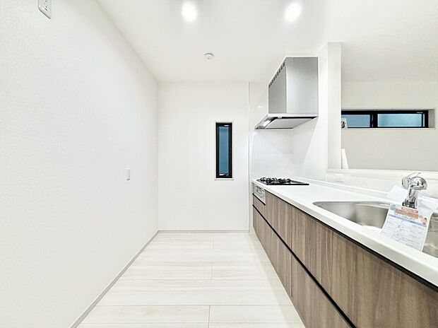 広々とした使い勝手の良いキッチンで日々のお料理も楽しくなりそう