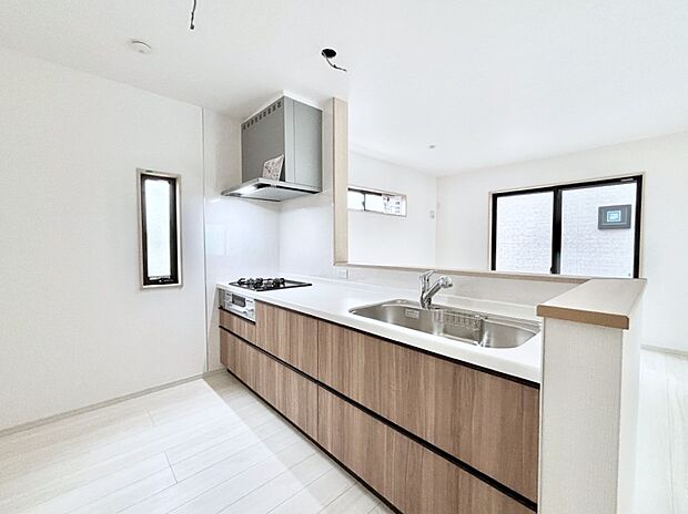 広々とした使い勝手の良いキッチンで日々のお料理も楽しくなりそう