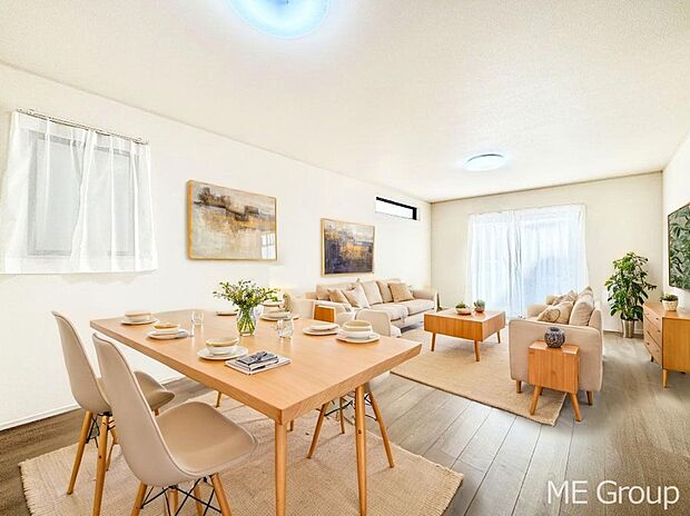 ご家族の賑やかな話し声で包まれる明るいリビング ※家具はCGです