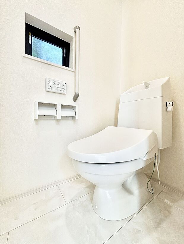 トイレは安心の2箇所！朝のバタバタも一安心です。 