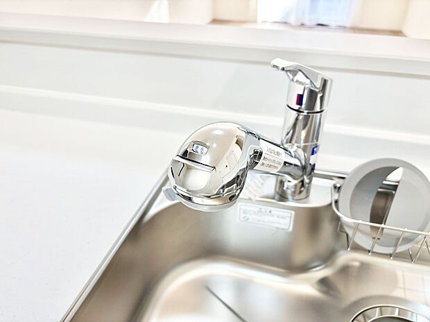 いつでも清潔なおいしいお水を。一つの水栓で水道水と浄水を使い分け。