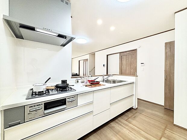 ゆとりあるキッチンではご家族と楽しくお料理ができます。