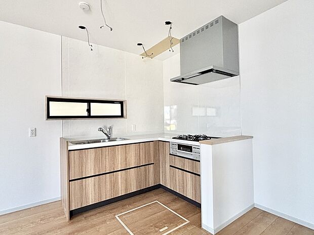 作業動線がスムーズなL字型キッチン