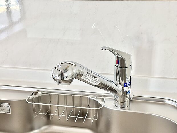 いつでも清潔なおいしいお水を。一つの水栓で水道水と浄水を使い分け。