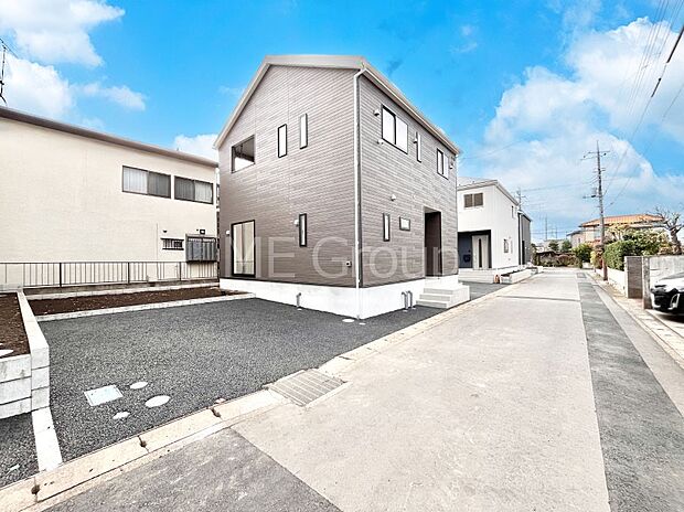 前面道路はきちんと整備されています  