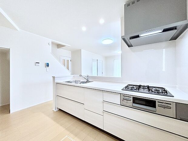 広々とした使い勝手の良いキッチンで日々のお料理も楽しくなりそう