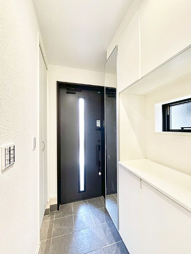 家族の帰宅やお客様をあたたかく迎える玄関