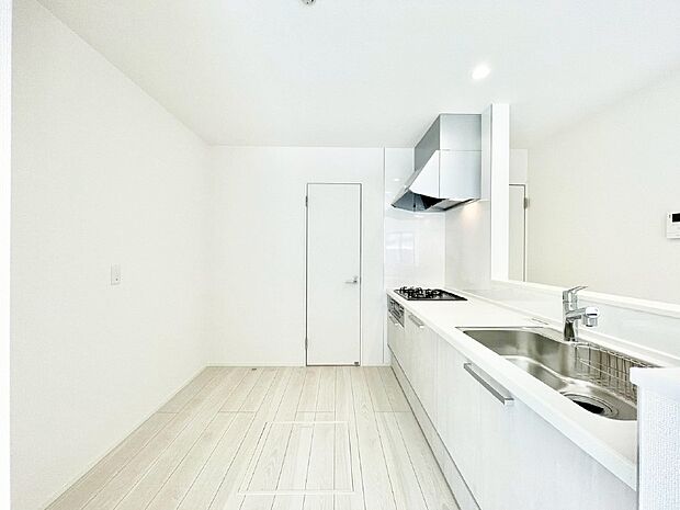 広々とした使い勝手の良いキッチンで日々のお料理も楽しくなりそう