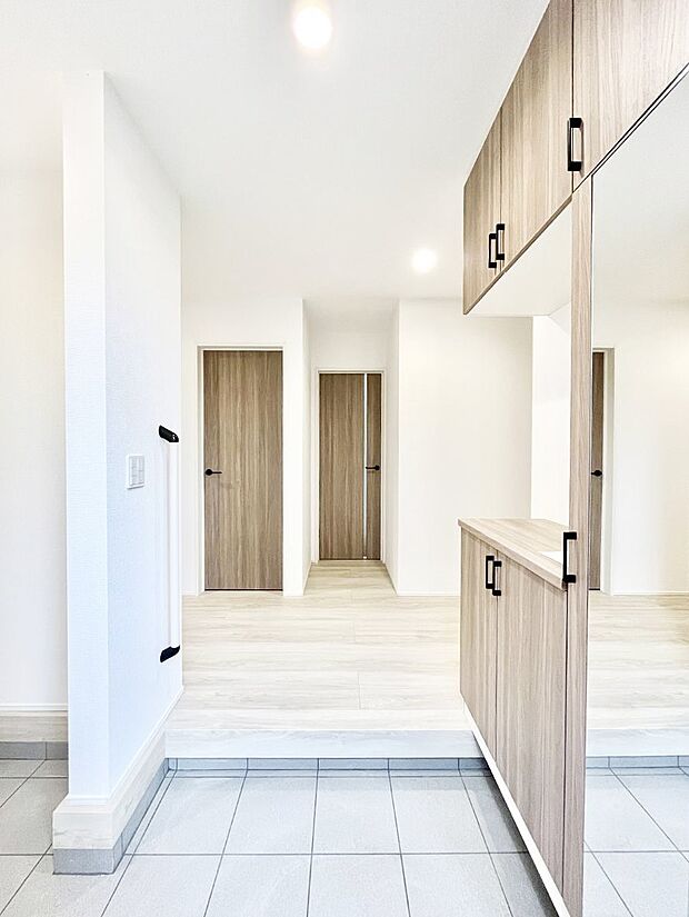 家族の帰宅やお客様をあたたかく迎える玄関