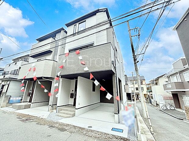 洗練された外観、上質な住空間が広がる室内は永く安心して過ごせる住居です。   