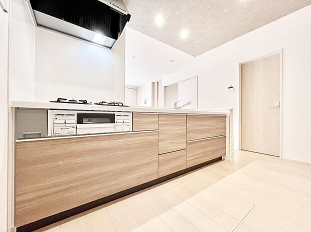 広々とした使い勝手の良いキッチンで日々のお料理も楽しくなりそう