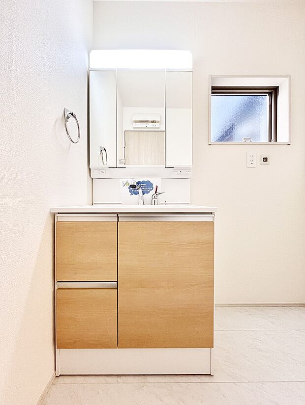 収納力と機能性に優れた洗面化粧台