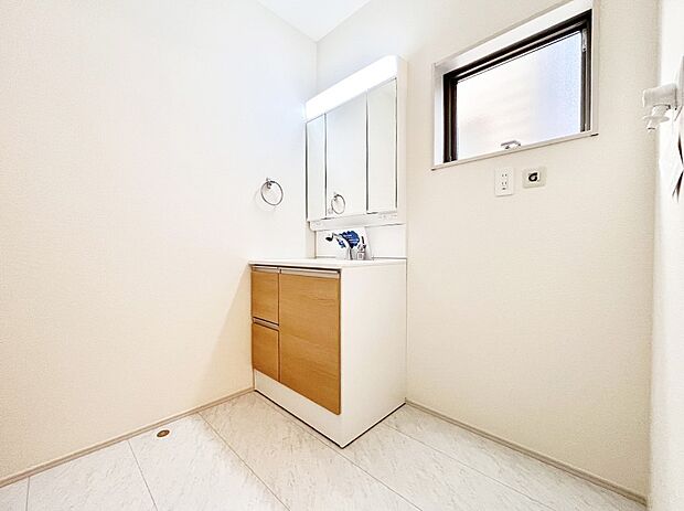 キッチンとの動線を考慮した水廻り集中設計で忙しい時間の家事もラクラク