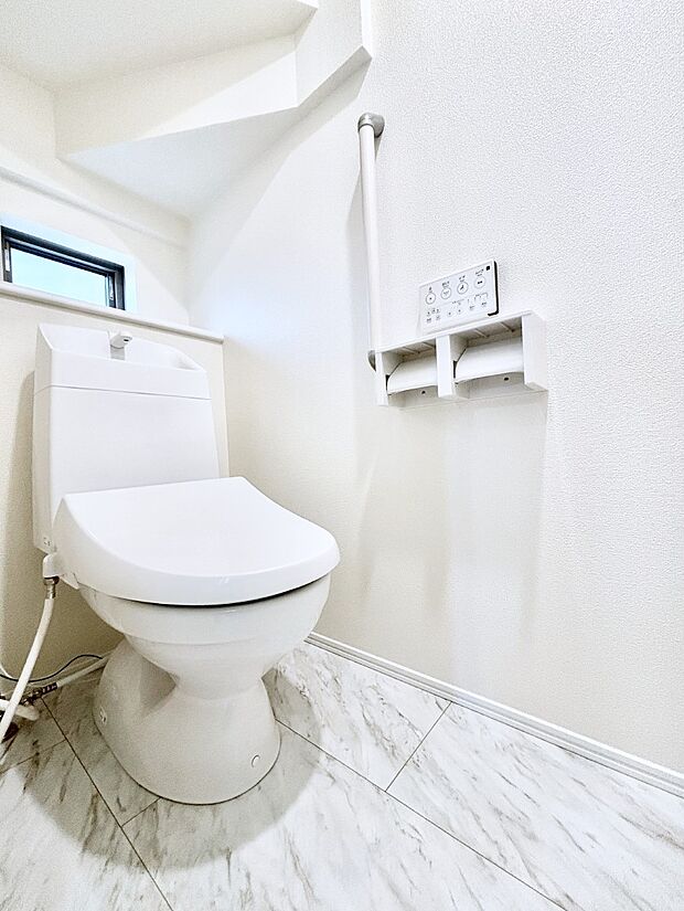 トイレは安心の2箇所！朝のバタバタも一安心です。 
