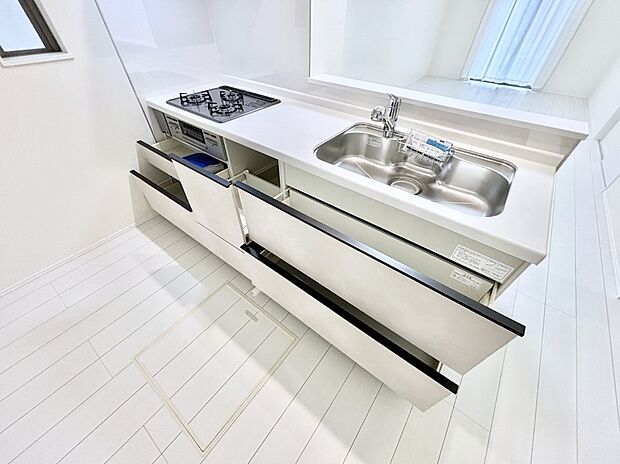 使いやすさを優先したスライド式収納タイプ！