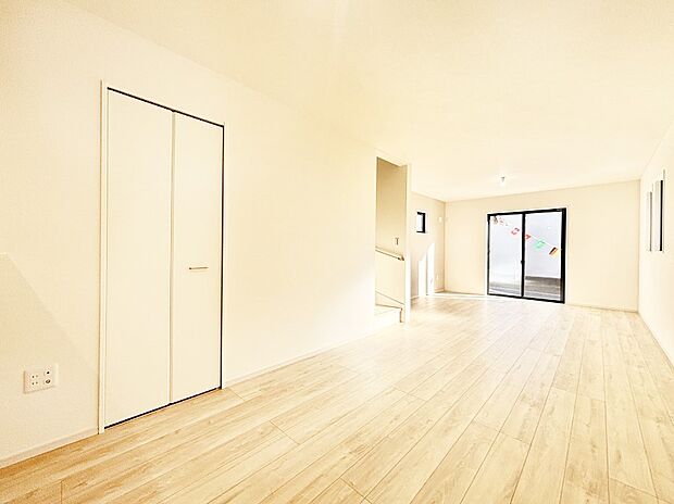 家族の笑顔が自然と生まれてくる、そんな雰囲気のダイニングに仕上がっています