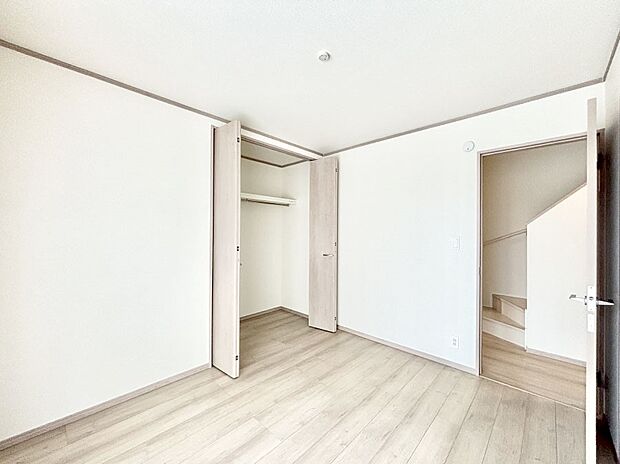 子供部屋にもおすすめな収納スペースたっぷりの居室