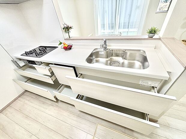 使いやすさを優先したスライド式収納タイプ！