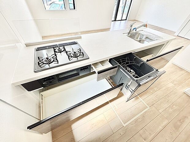 使いやすさを優先したスライド式収納タイプ！