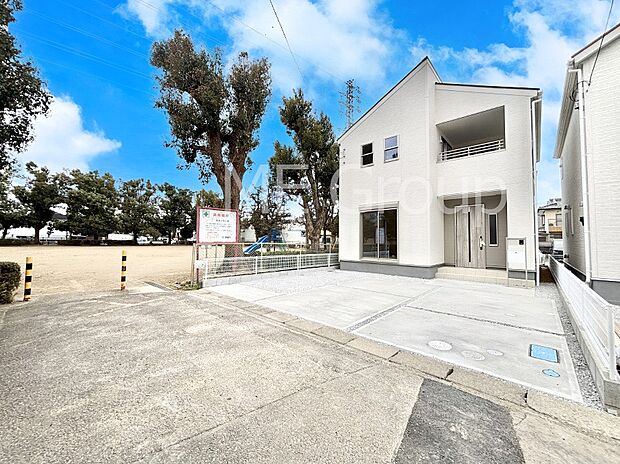 たっぷりの陽光と心地よい風が舞い込む住まい