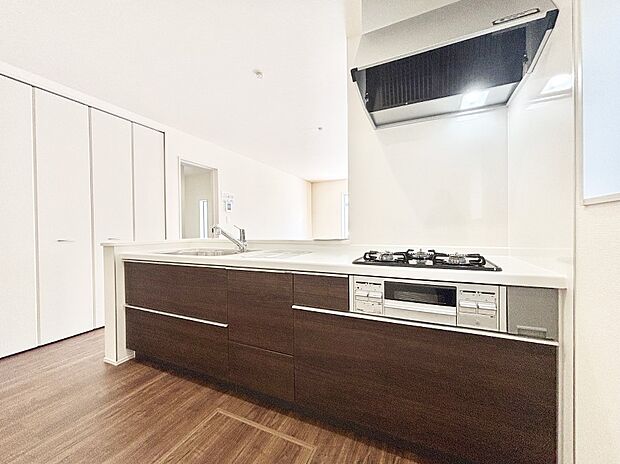 広々とした使い勝手の良いキッチンで日々のお料理も楽しくなりそう