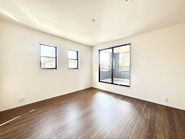 明るいバルコニーサイドに洋室を設置。目覚めの良い寝室に。