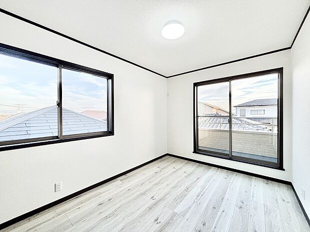 使いやすい形でベットや家具の置き方にも困ることもありません。