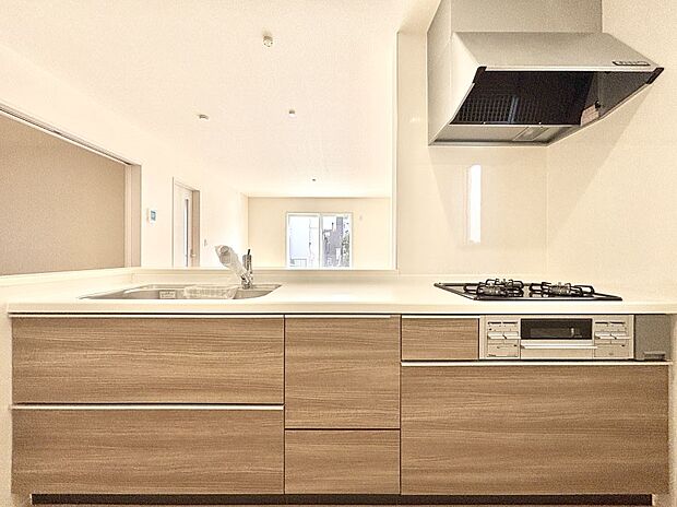 料理をしながらでもご家族との会話を楽しめる対面キッチン