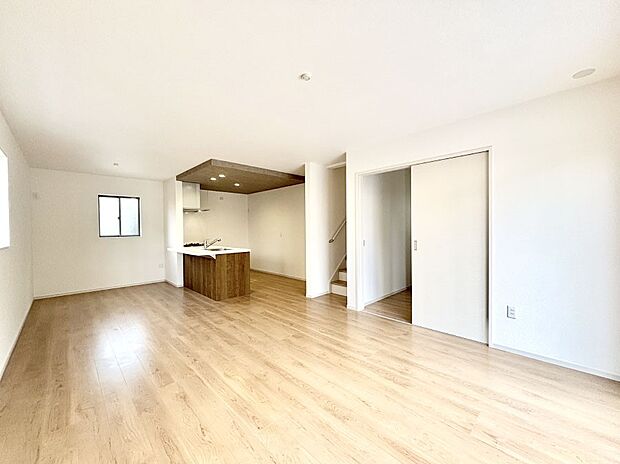 落ち着いた雰囲気のＬＤＫは家族みんなの快適空間  