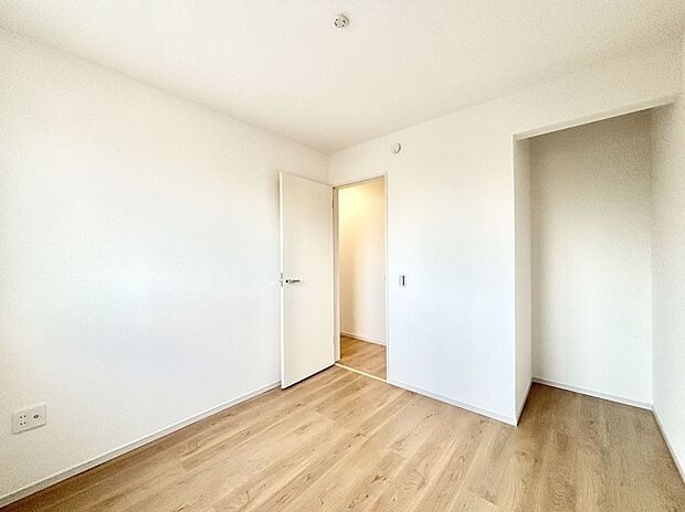 子供部屋にもおすすめな収納スペースたっぷりの居室