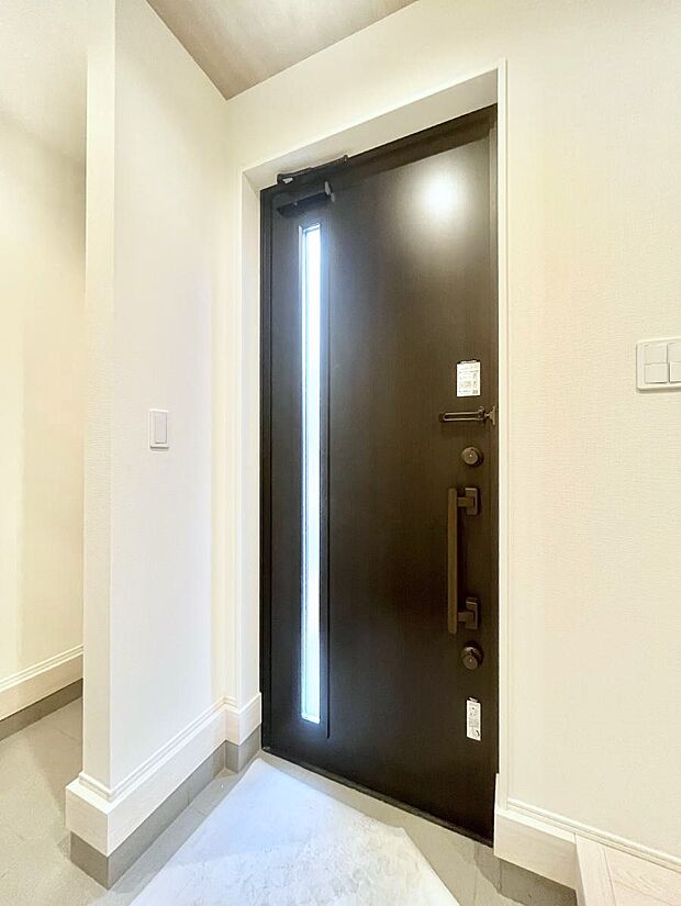 明るい玄関はお客様をお出迎えするのにぴったりです!