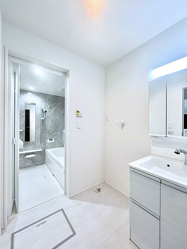 広々とゆとりのあるランドリースペース。  