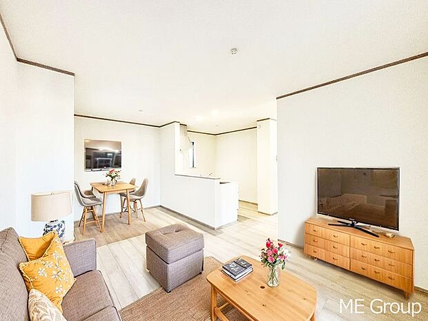 落ち着いた雰囲気のＬＤＫは家族みんなの快適空間※家具はCGです