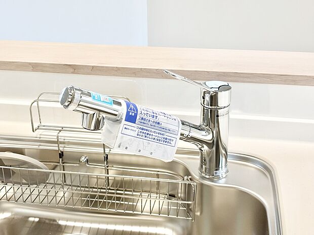 いつでも清潔なおいしいお水を。一つの水栓で水道水と浄水を使い分け。