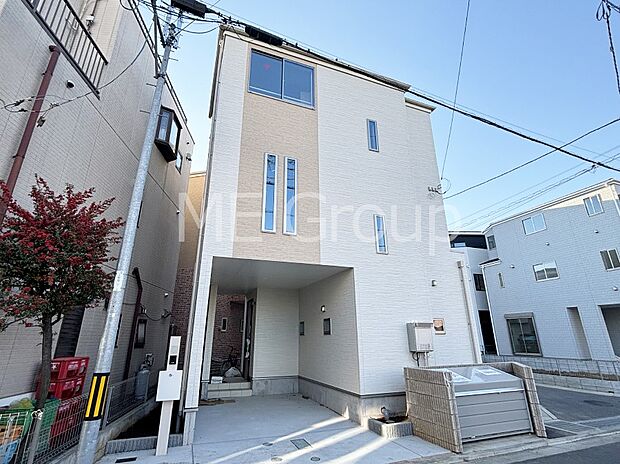 溢れる陽光でご家族の笑顔も輝く