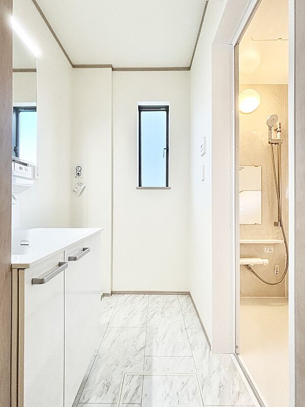 広々とゆとりのあるランドリースペース