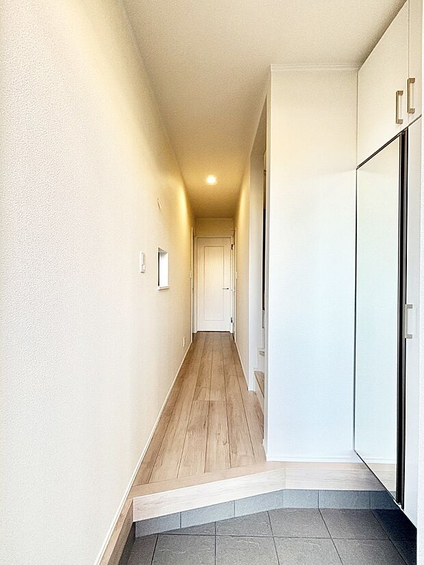 家族の帰宅やお客様をあたたかく迎える玄関