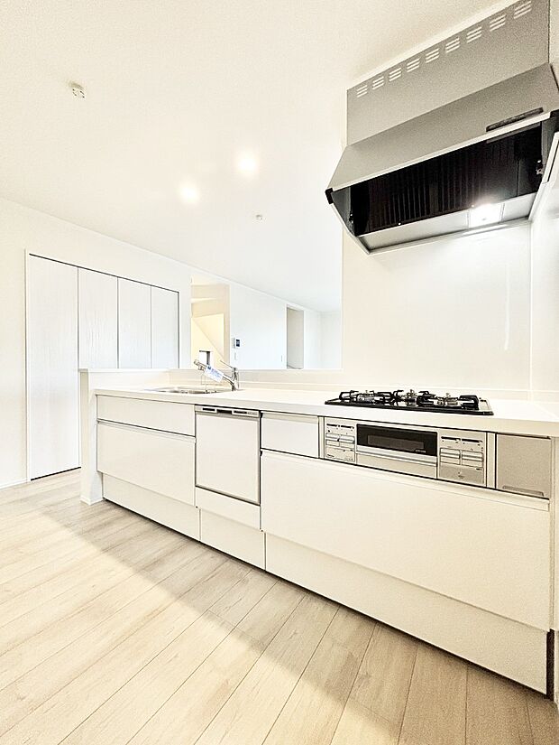 広々とした使い勝手の良いキッチンで日々のお料理も楽しくなりそう