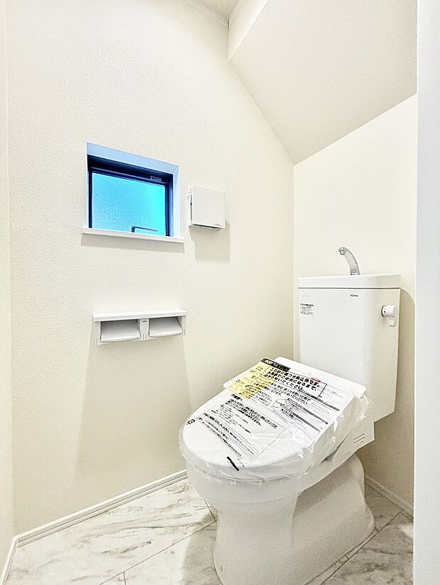 トイレは温水洗浄機能付き